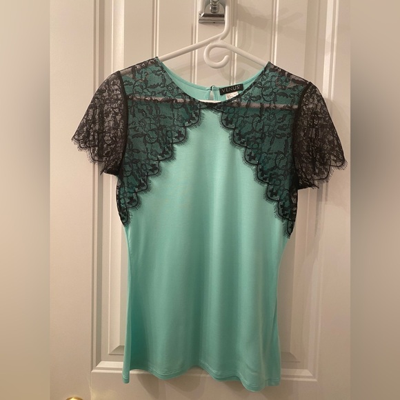 NWOT VENUS SIZE MEDIUM TEAL BLUE T-SHIRT WITH BLACK LACE SHORT SLEEVE DETAIL - Picture 2 of 11